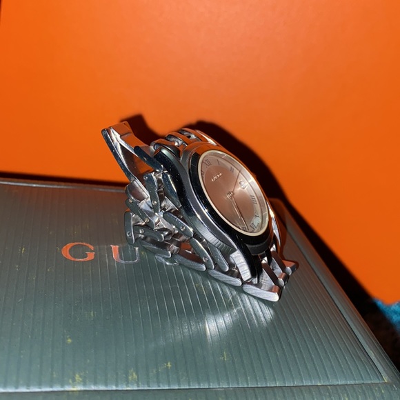 Gucci Watch Unisex Authentic - Picture 9 of 13